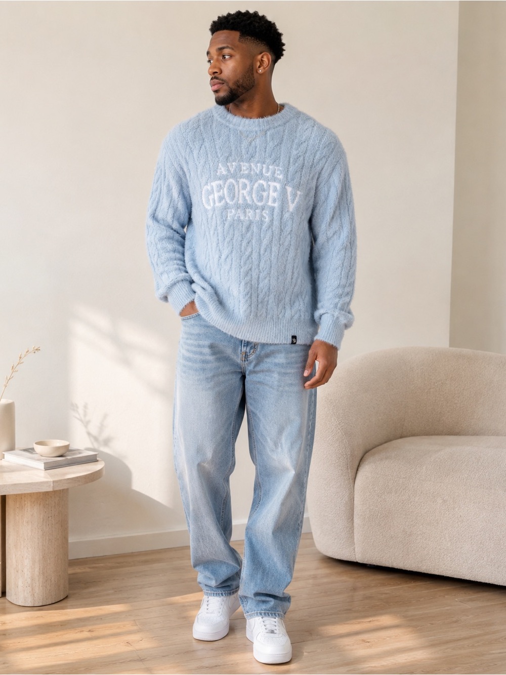 Avenue George V Paris XL Blue Fuzzy Cable Knit Logo Sweater Men’s